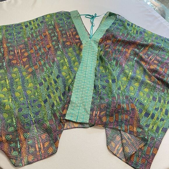 NWT Charlie Jade Coverup Kimono One Size New - Picture 1 of 11